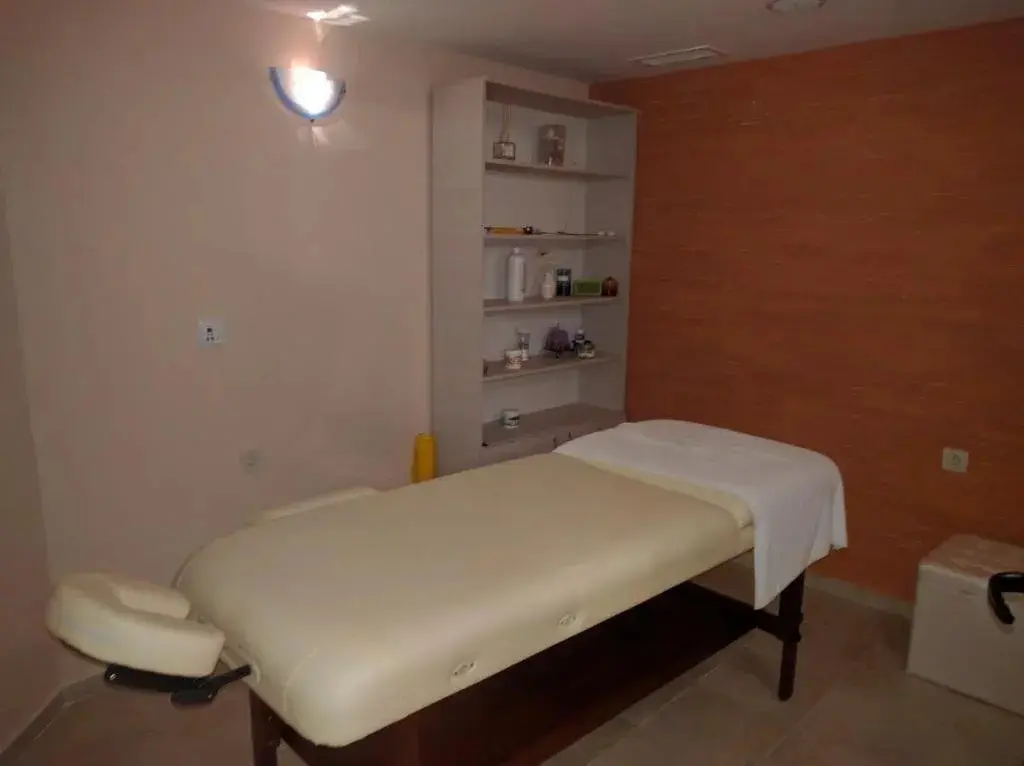 Китен: Family Hotel Teos