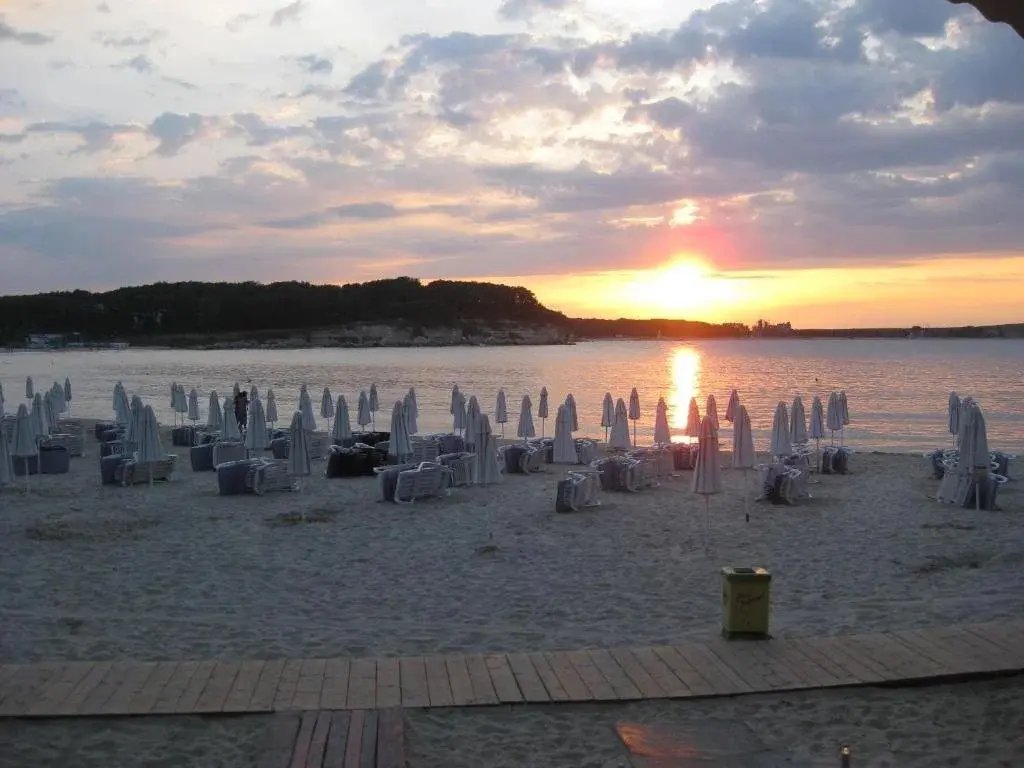 Китен: Family Hotel Teos