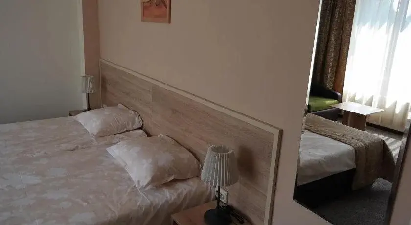 Солнечный берег: Friends Family Hotel