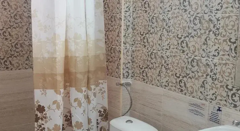 Солнечный берег: Friends Family Hotel