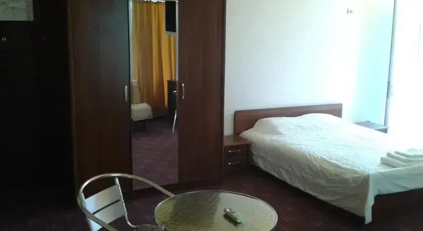 Китен: Hotel Elit