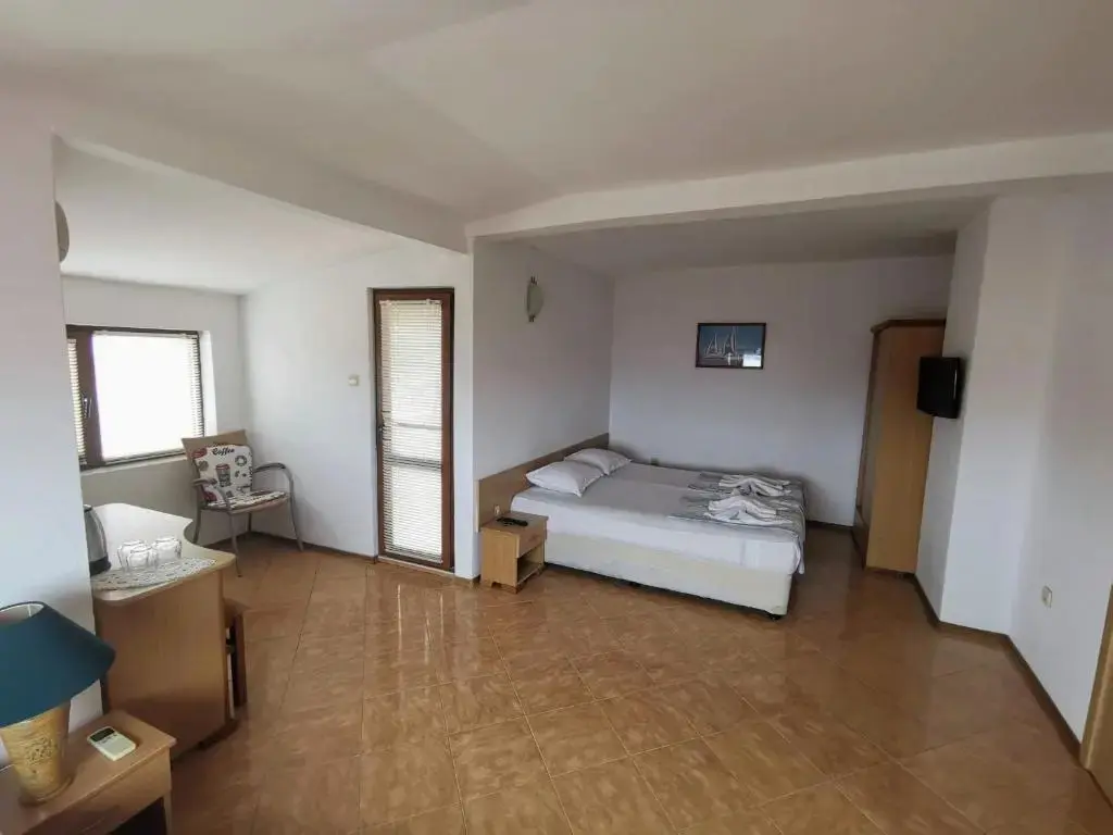 Созополь: Family Hotel Elena
