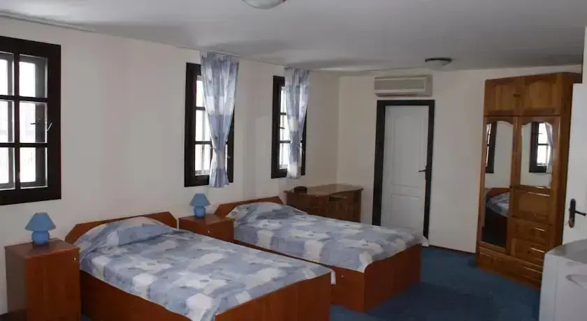 Долна баня: Holiday Village Kedar