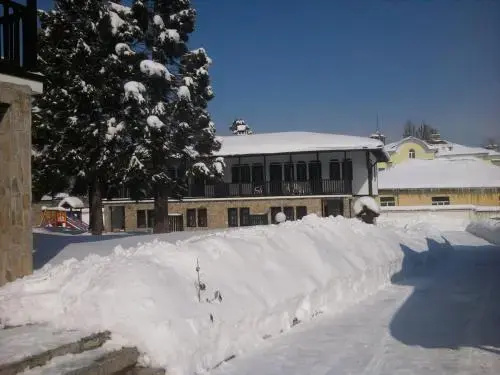 Долна баня: Holiday Village Kedar