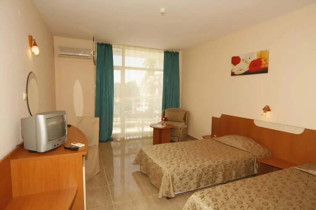 Солнечный берег: Hotel Kavkaz Golden Dune
