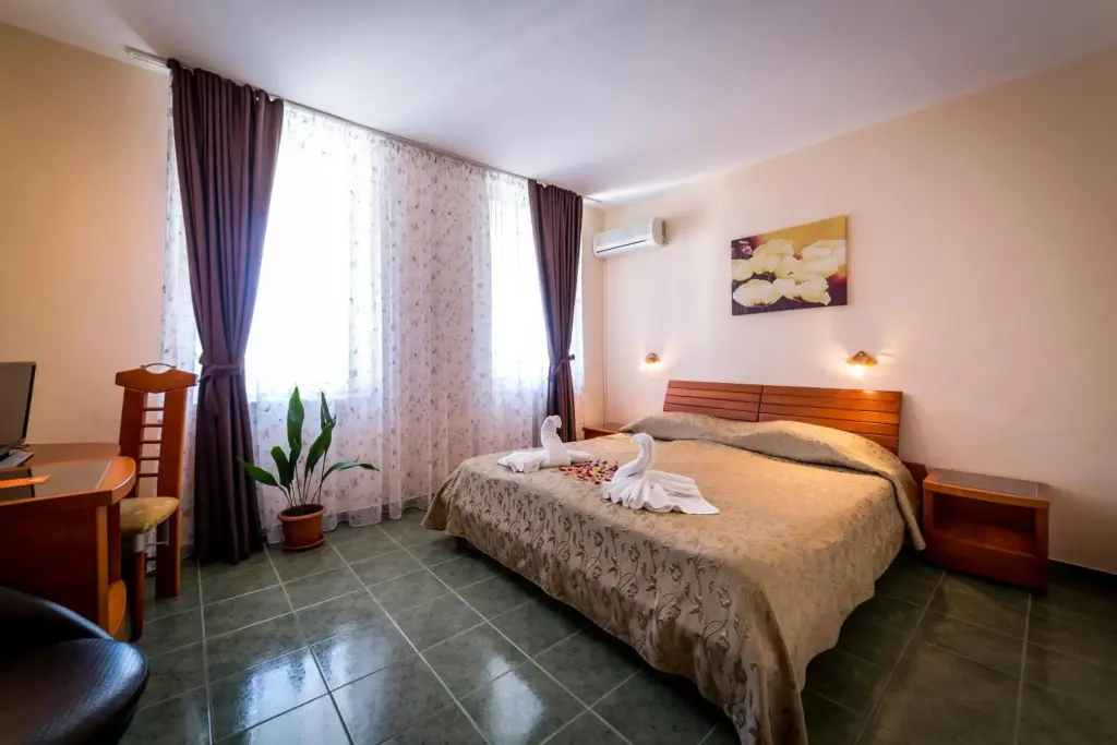 Солнечный берег: Hotel Kavkaz Golden Dune