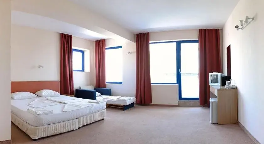 Приморско: Hotel Nadia