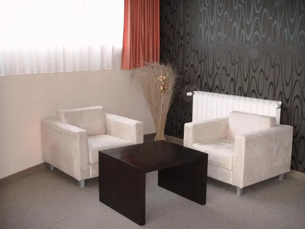 Ямбол: Hotel Riverside
