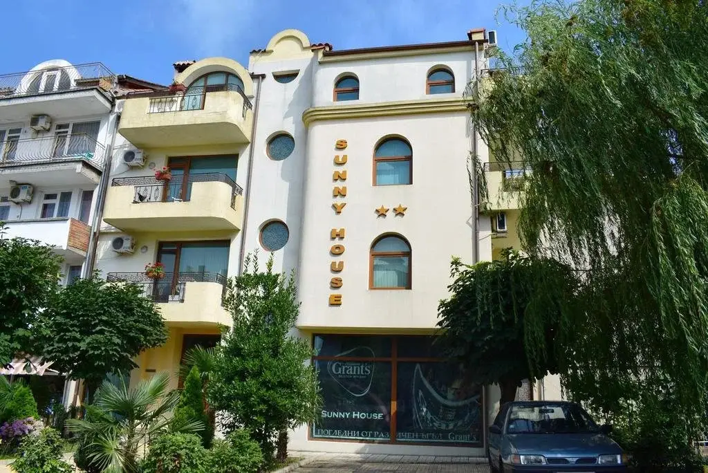 Sunny House Hotel — фото 1