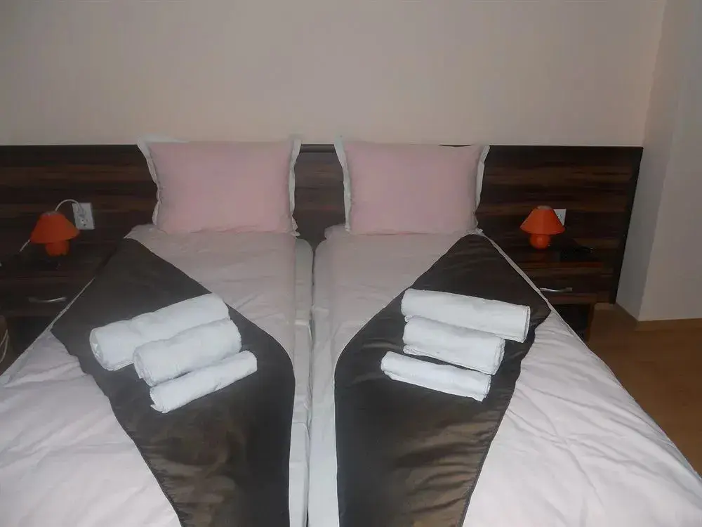 Черноморец: Family Hotel Sans Souci