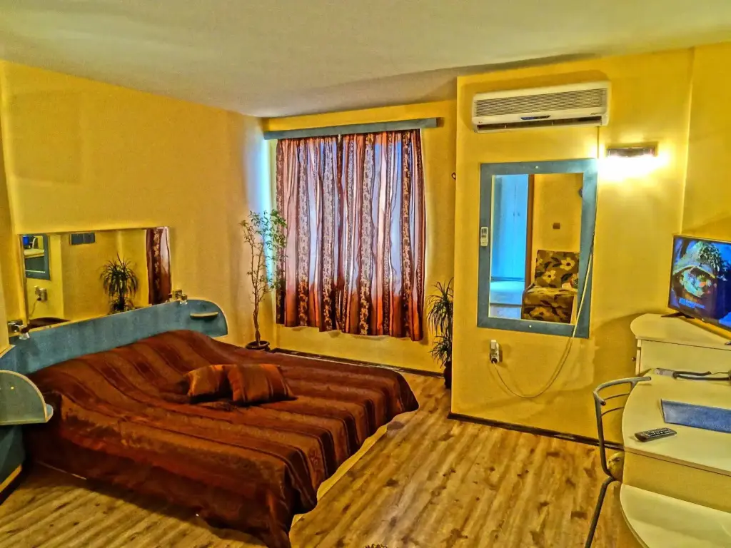 Варна: Hotel Color