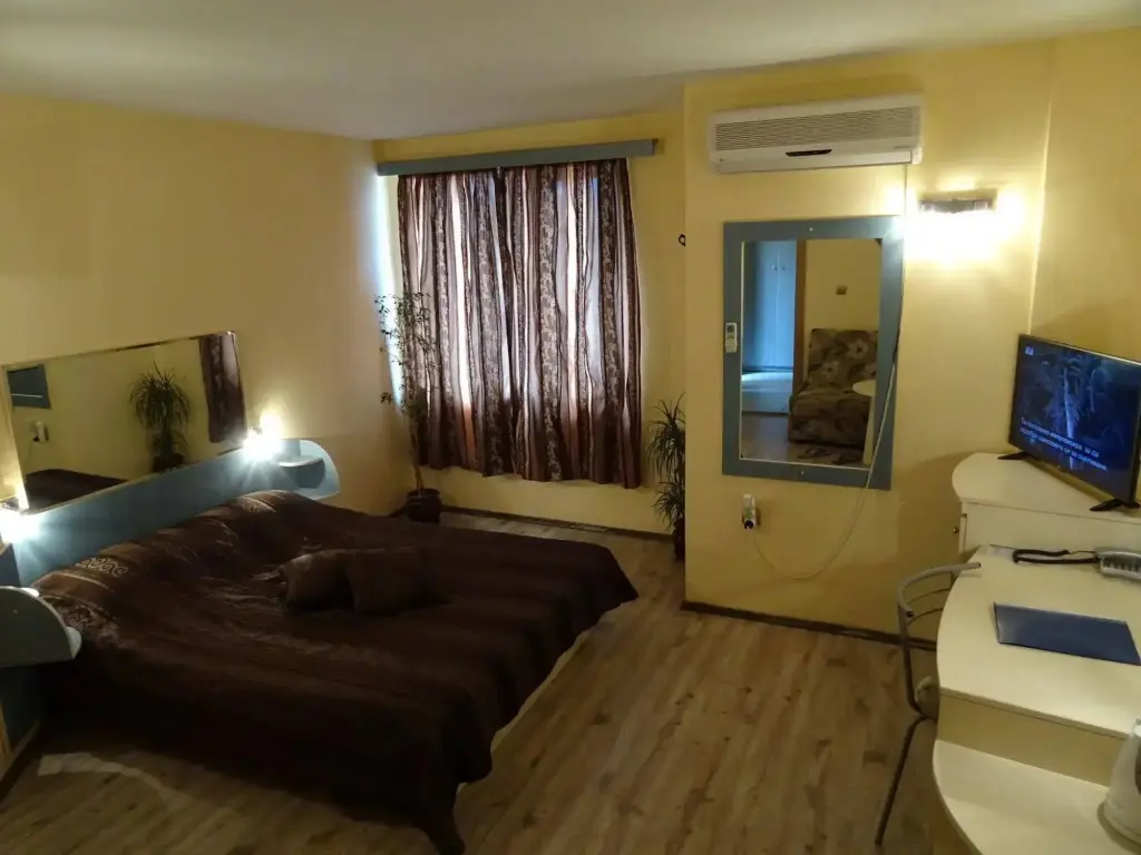 Варна: Hotel Color