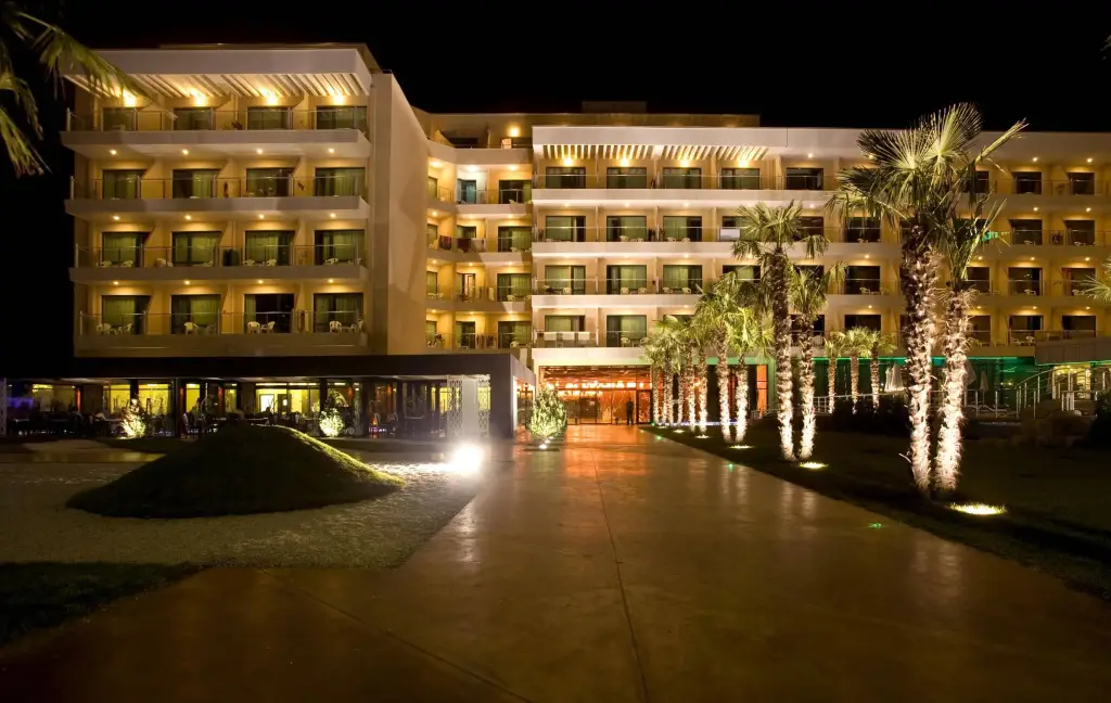 Evrika Club Hotel — фото 1