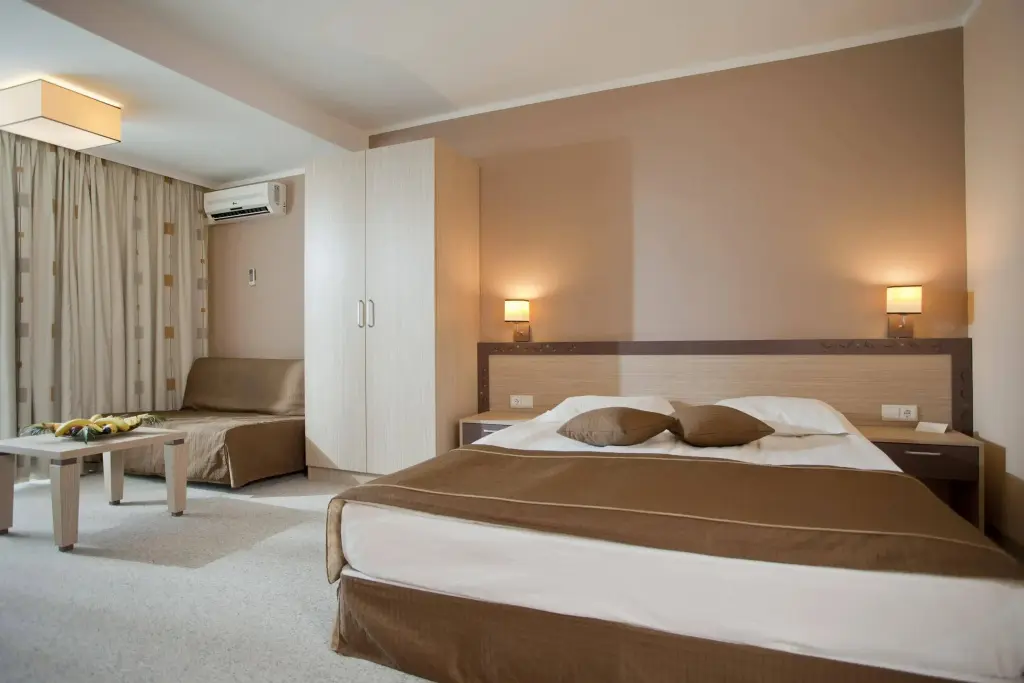 Солнечный берег: Evrika Club Hotel