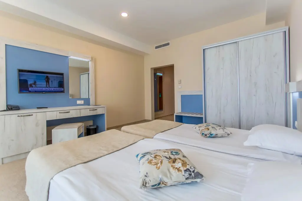 Солнечный берег: Evrika Club Hotel