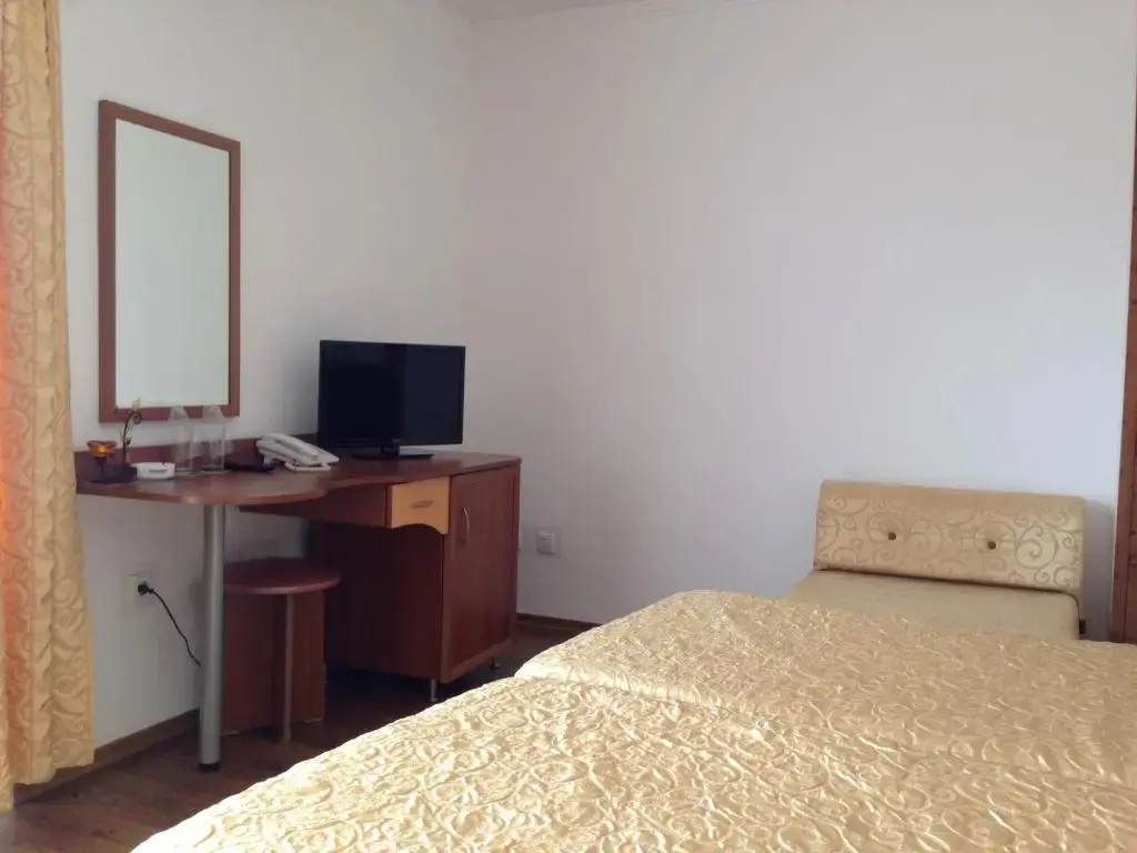 Китен: Hotel Hit