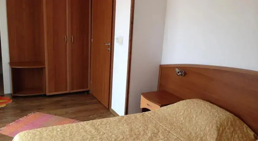 Китен: Hotel Hit