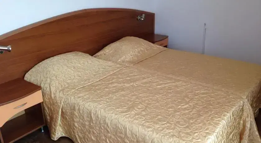 Китен: Hotel Hit
