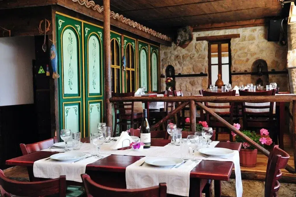 Кошарица: Family Hotel The Hunter's Lodge