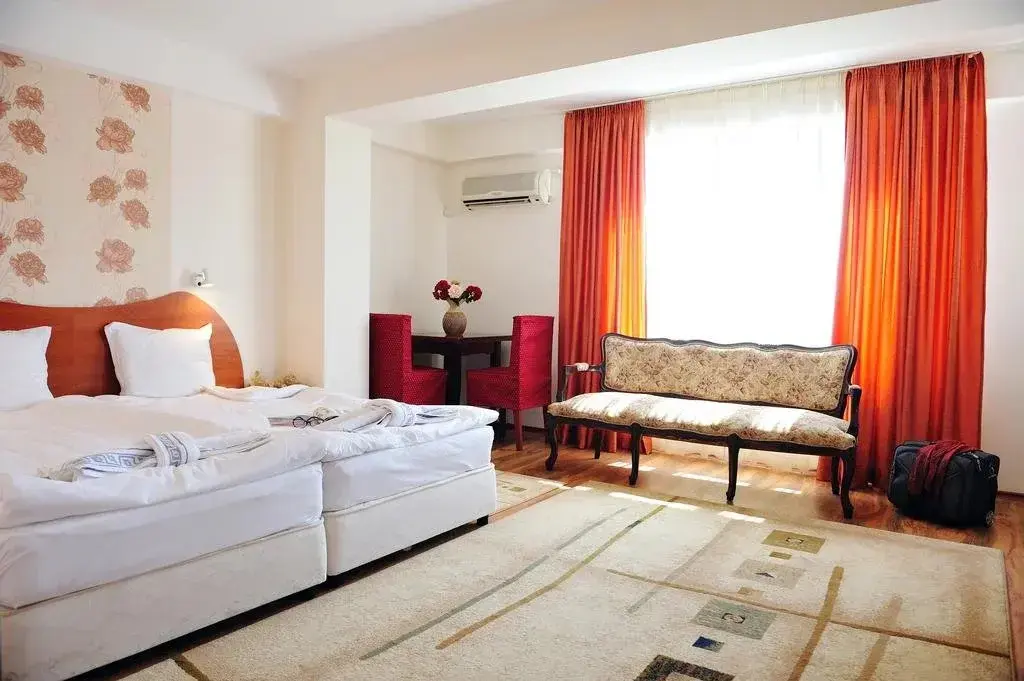 Кошарица: Family Hotel The Hunter's Lodge