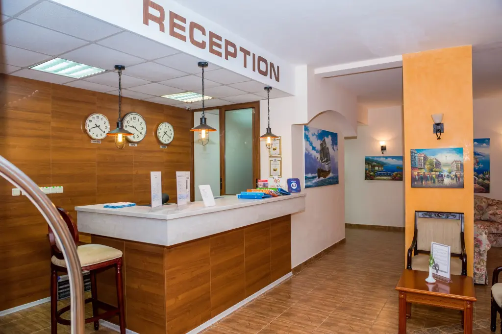 Солнечный берег: Central Hotel