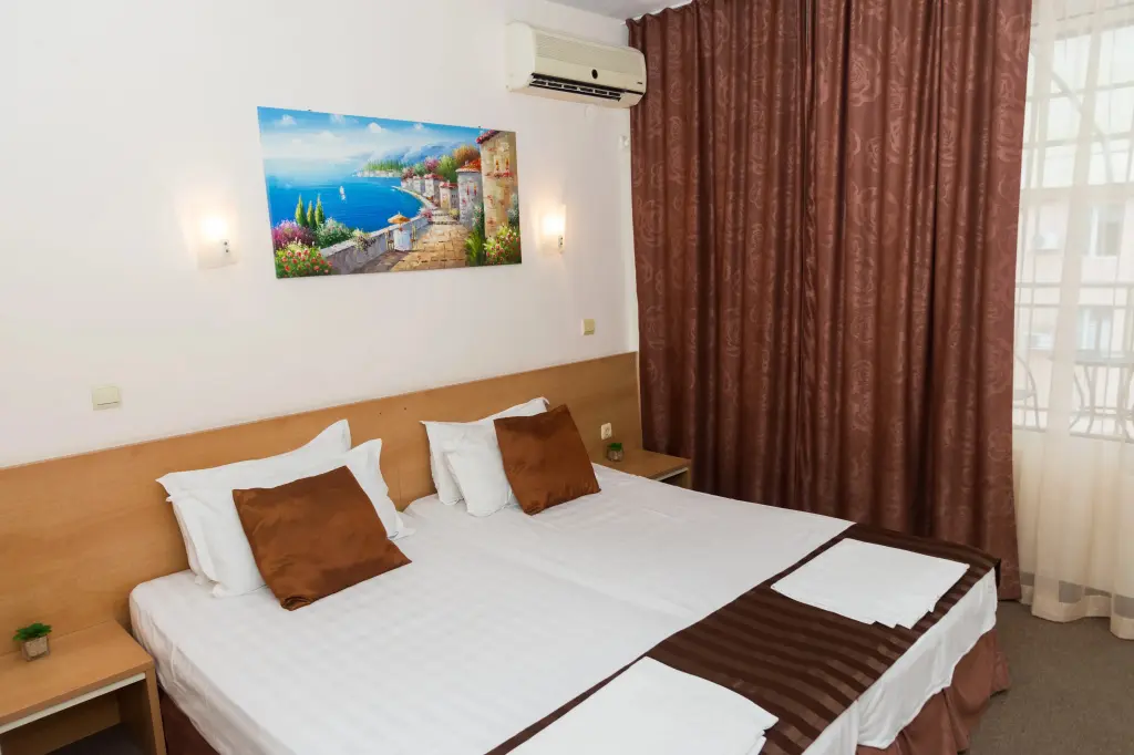 Солнечный берег: Central Hotel