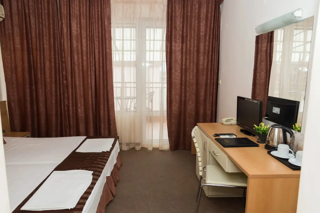 Солнечный берег: Central Hotel