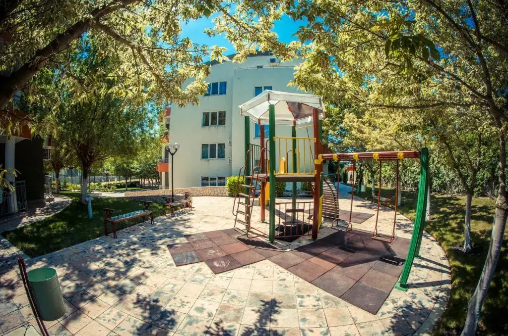Солнечный берег: Green Fort Noks Apartments