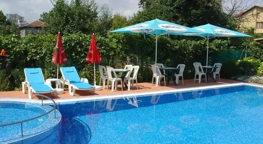Лозенец: Family Hotel Yanevs