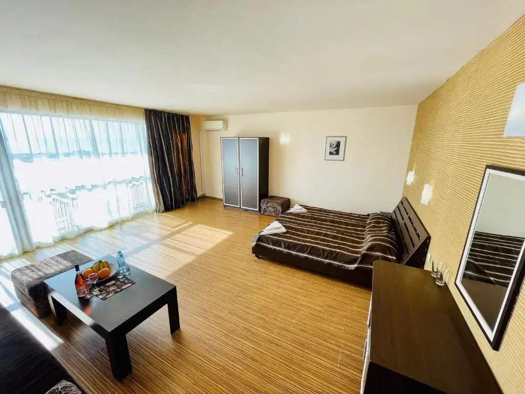 Поморие: At the Americans Hotel