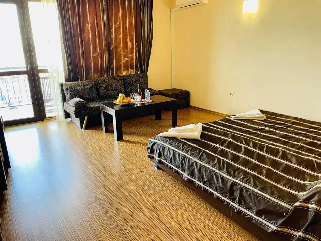Поморие: At the Americans Hotel