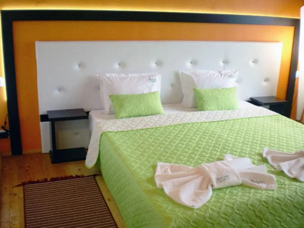 Калофер: Hotel Paradise Place