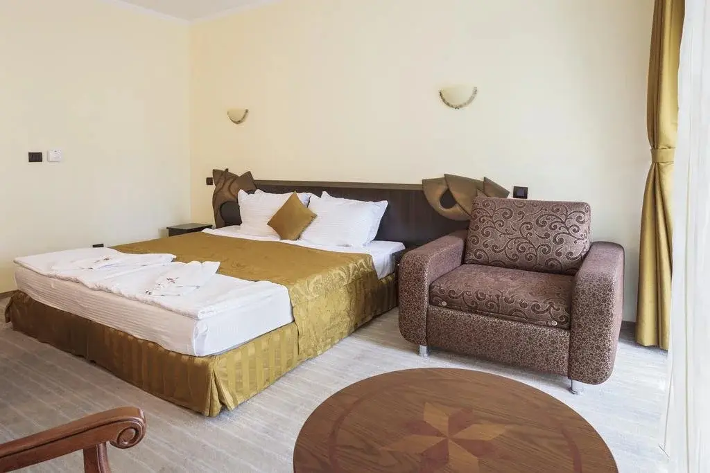 Солнечный берег: Art Hotel Babylon