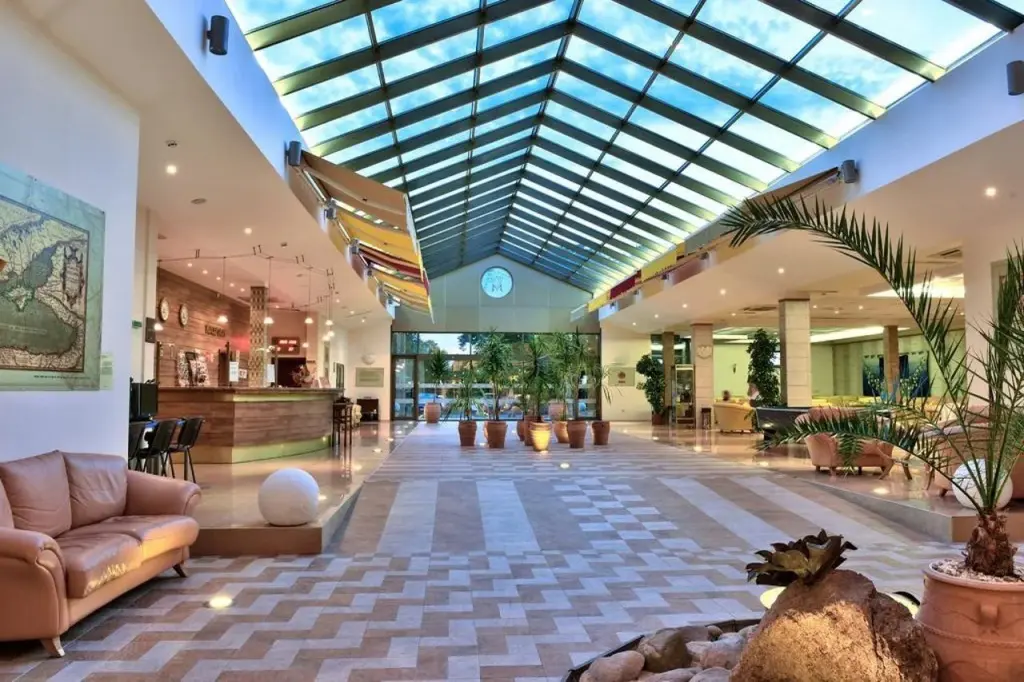 Приморско: Les Magnolias Hotel