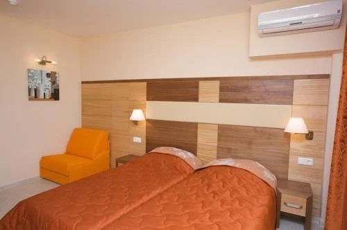 Солнечный берег: Briz Beach B Hotel
