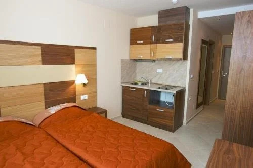 Солнечный берег: Briz Beach B Hotel