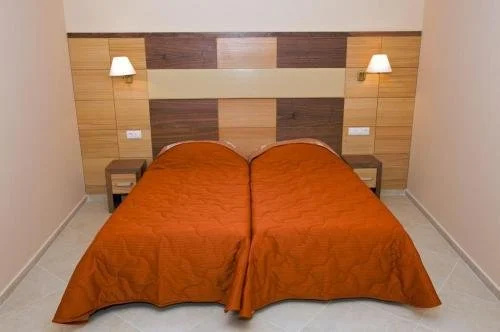 Солнечный берег: Briz Beach B Hotel