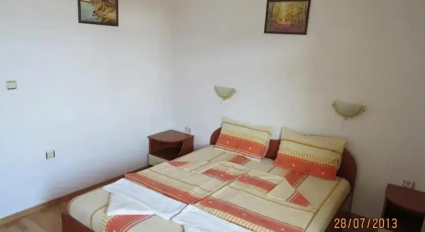 Приморско: Hotel Strinava