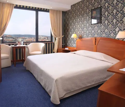 Grand Hotel Shumen — фото 1