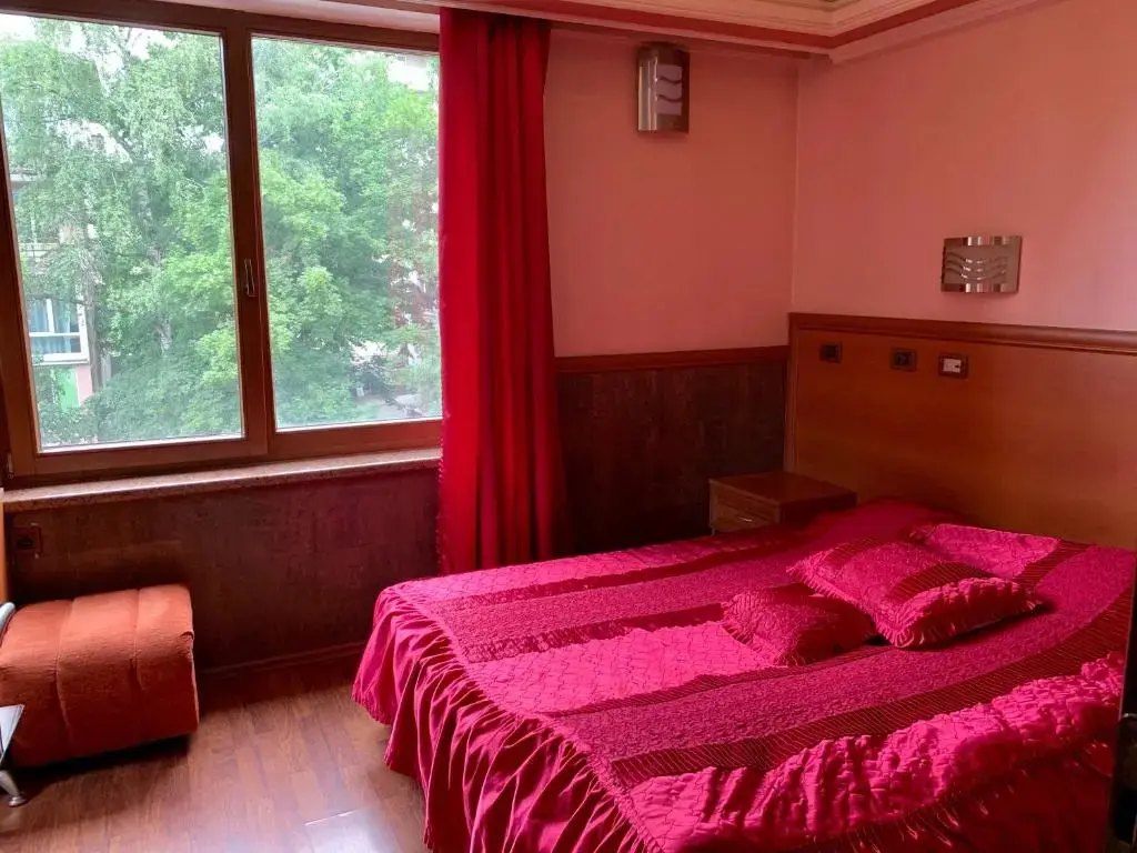 София: Hotel California