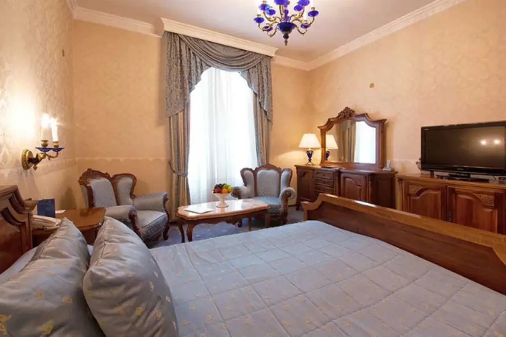 Варна: Grand Hotel London