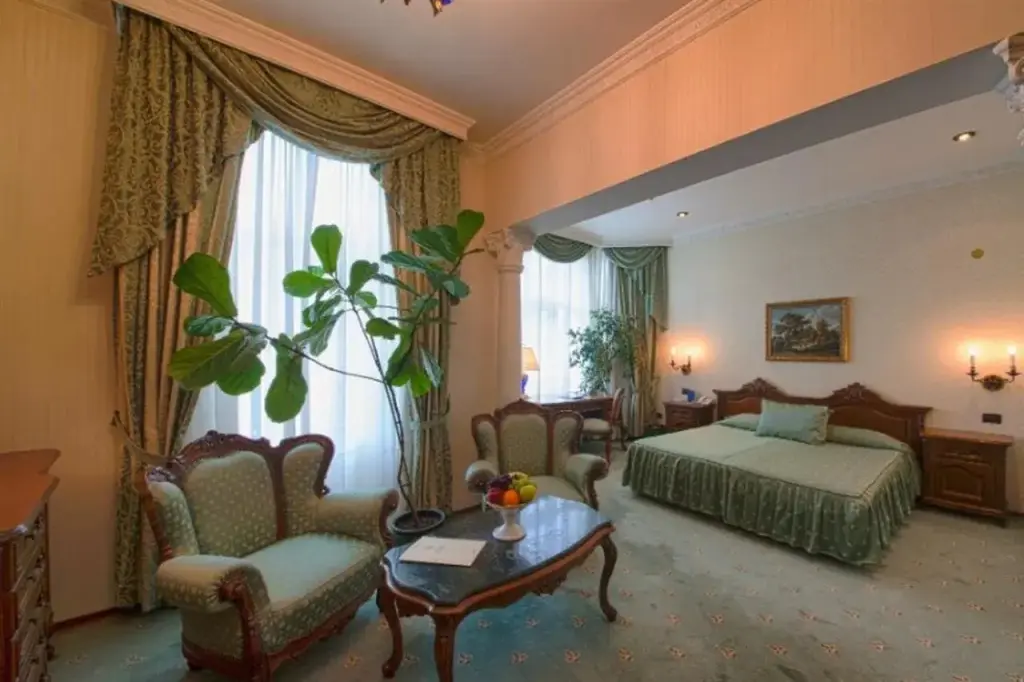 Варна: Grand Hotel London