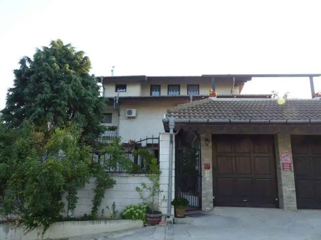Варна: Guest House Delphini