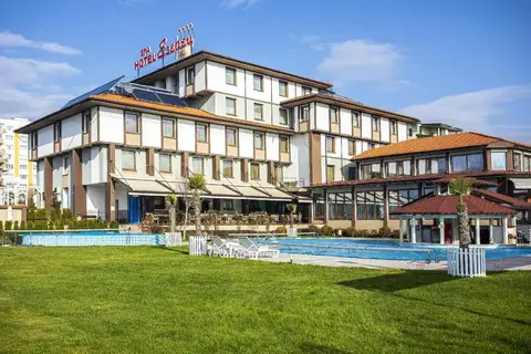 Ezeretz SPA Hotel — фото 1