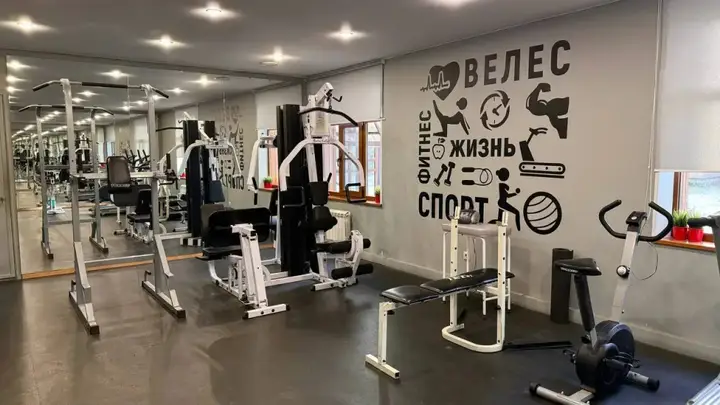 Дворики: Отель Велес