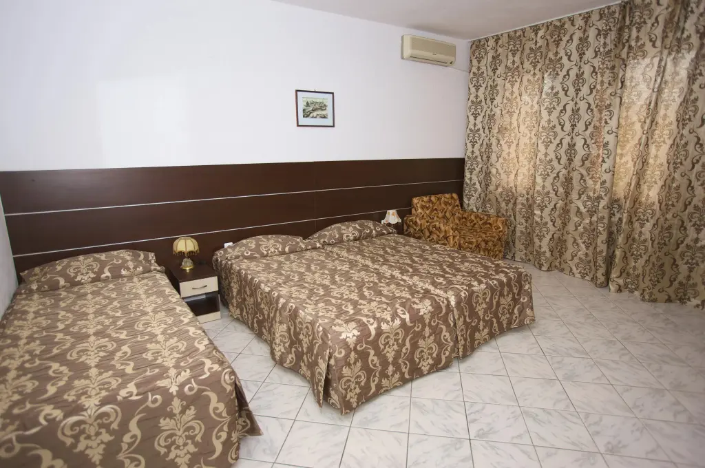 Солнечный берег: Hotel Zora