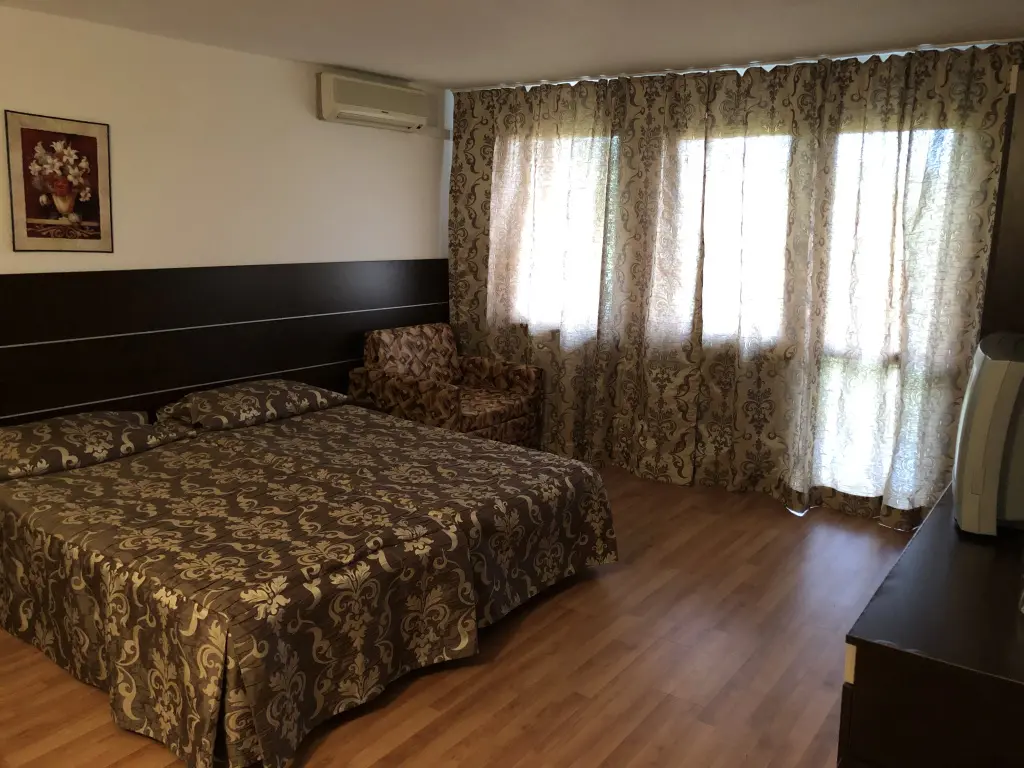 Солнечный берег: Hotel Zora