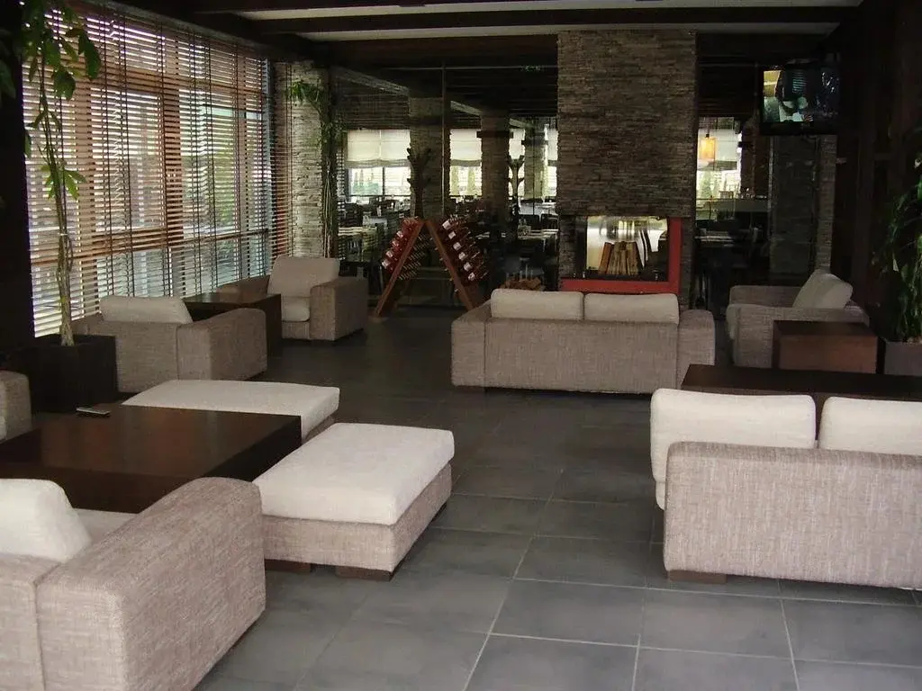 Разлог: Local Stay Hotel, BW Signature Collection