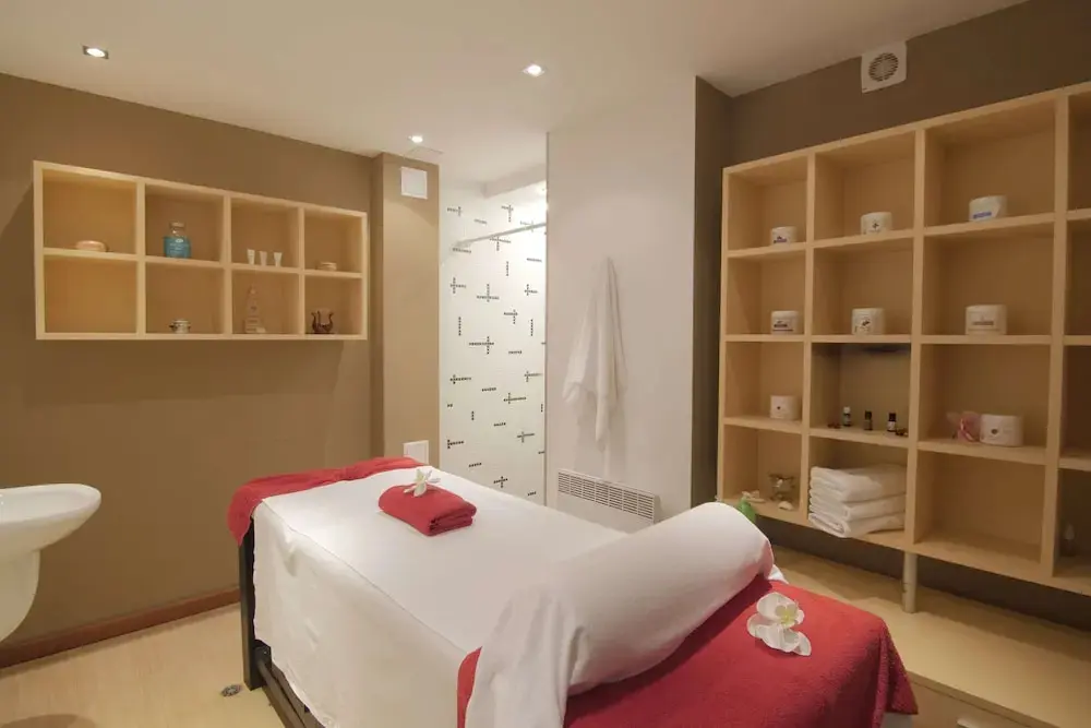 Разлог: Local Stay Hotel, BW Signature Collection