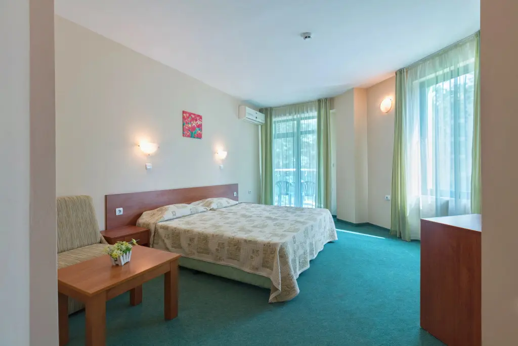 Солнечный берег: L&B Hotel